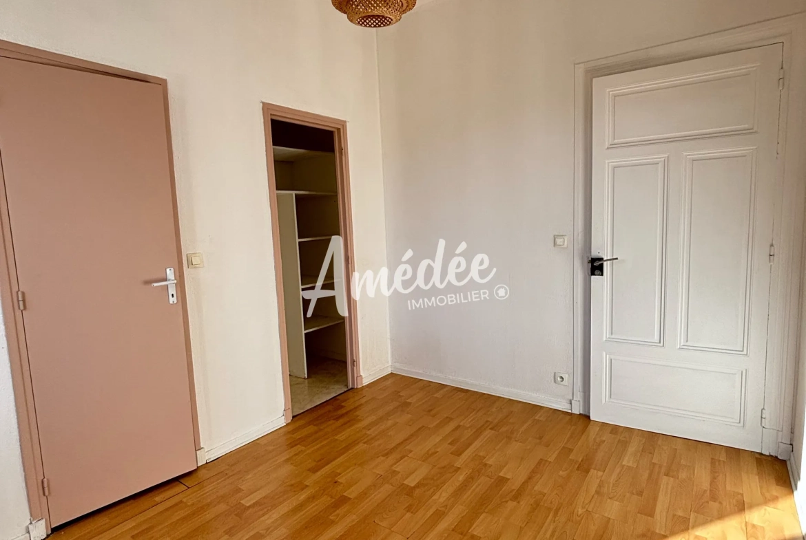 Appartement T2 avec cave et parking privé à Albi - Résidence sécurisée 