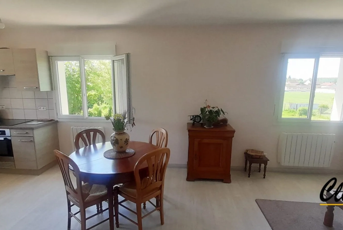 Maison à vendre à Branges avec jardin clos et garage, secteur calme 