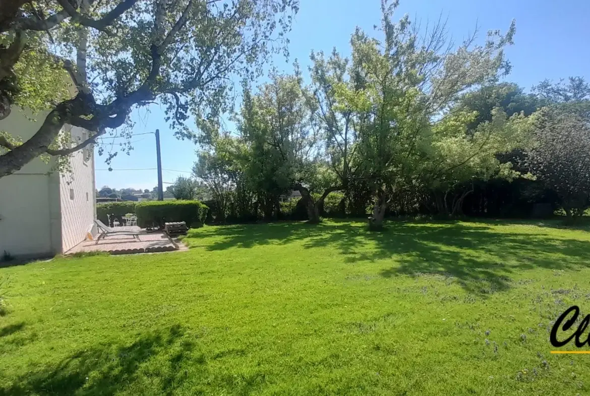 Maison à vendre à Branges avec jardin clos et garage, secteur calme 