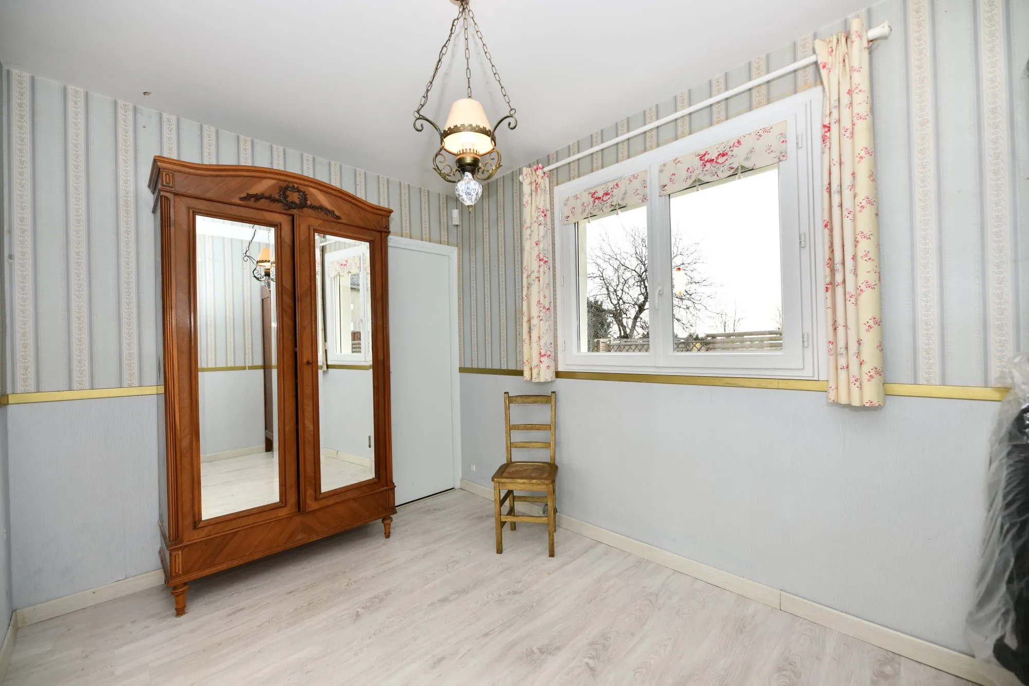 Maison de plain-pied lumineuse avec jardin à Pleaux 