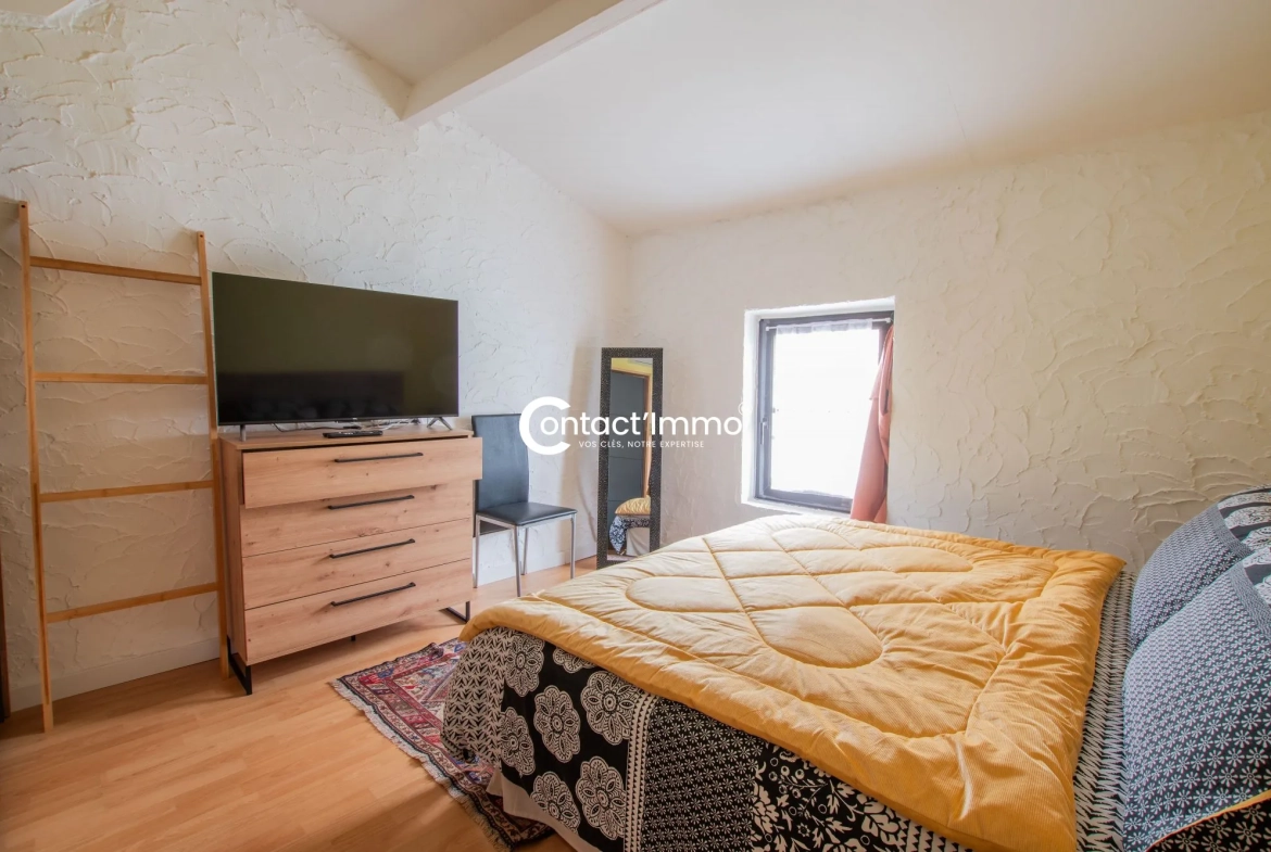 Maison à Jozé avec 3 chambres, cour fermée et potentiel Gîte 