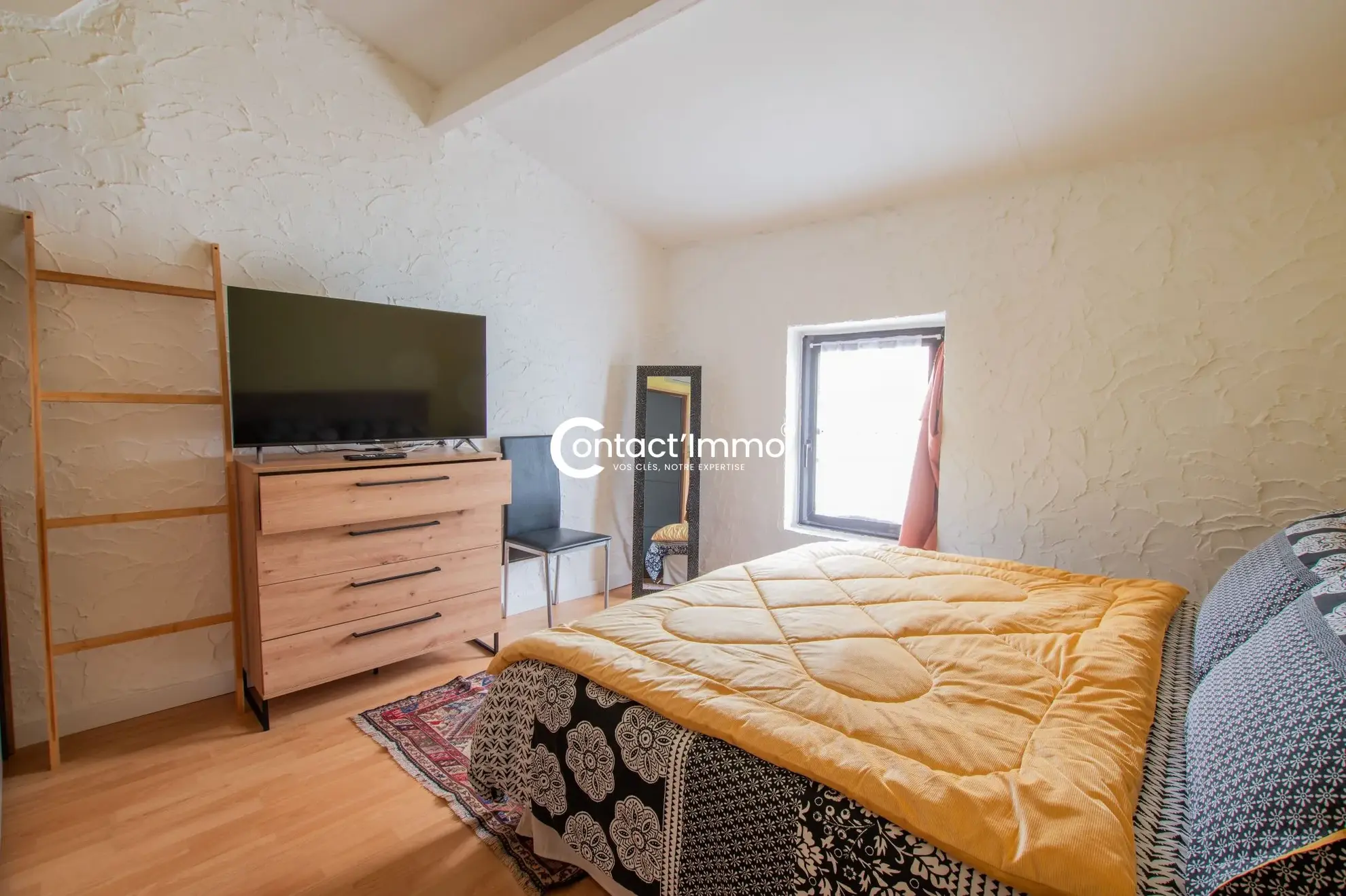 Maison à Jozé avec 3 chambres, cour fermée et potentiel Gîte 