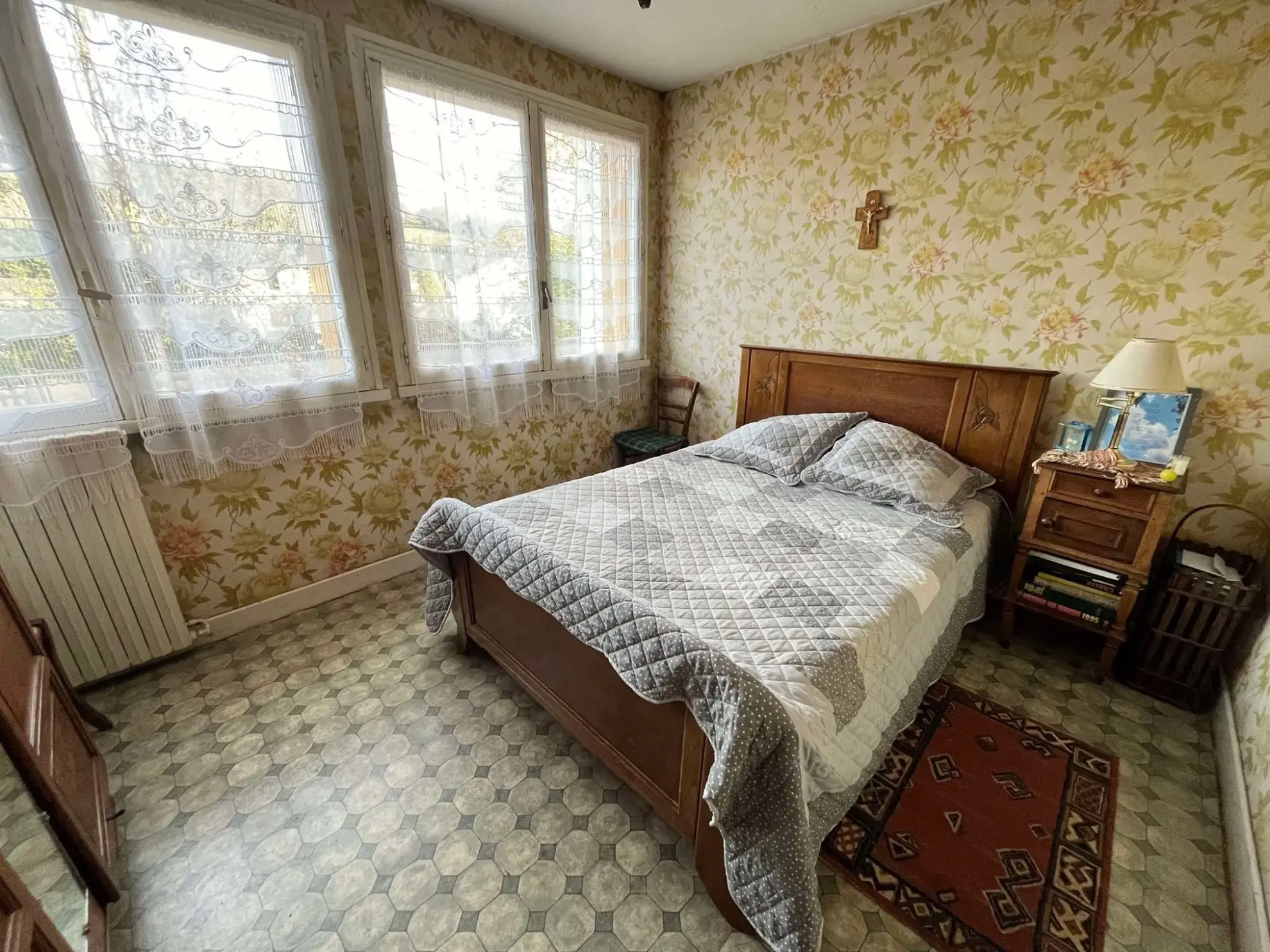 Chambre 3 Maison à rénover avec grand terrain à Ydes, 4 chambres, potentiel élevé 