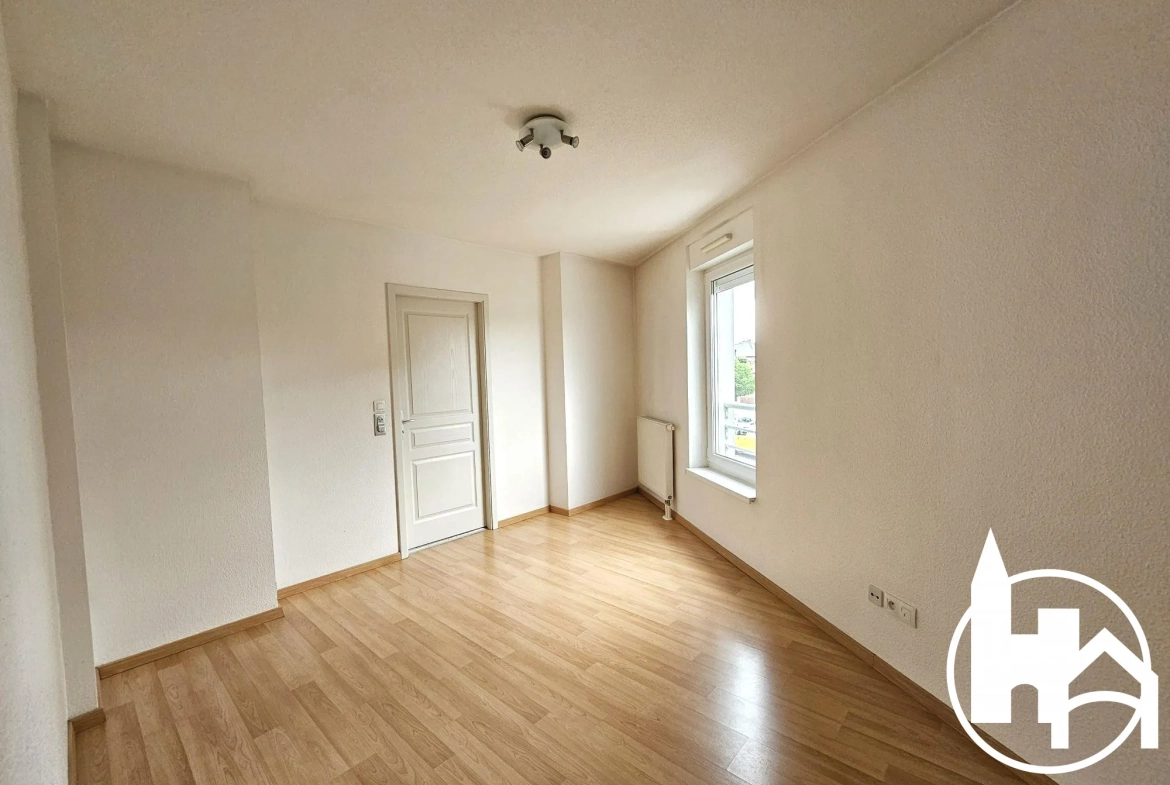 Appartement 2 pièces avec terrasse et stationnement à Strasbourg 