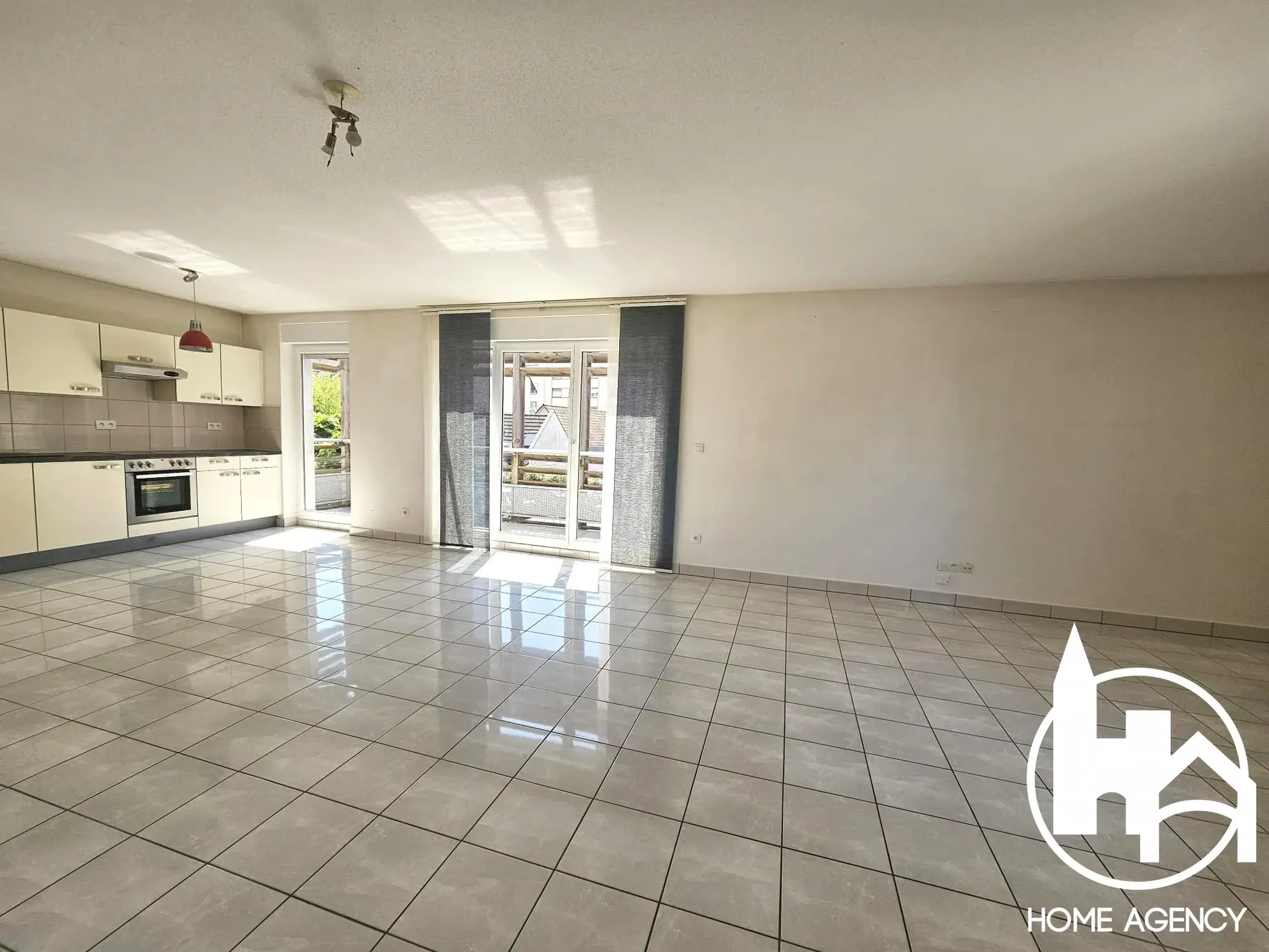 Appartement 2 pièces avec terrasse et stationnement à Strasbourg 