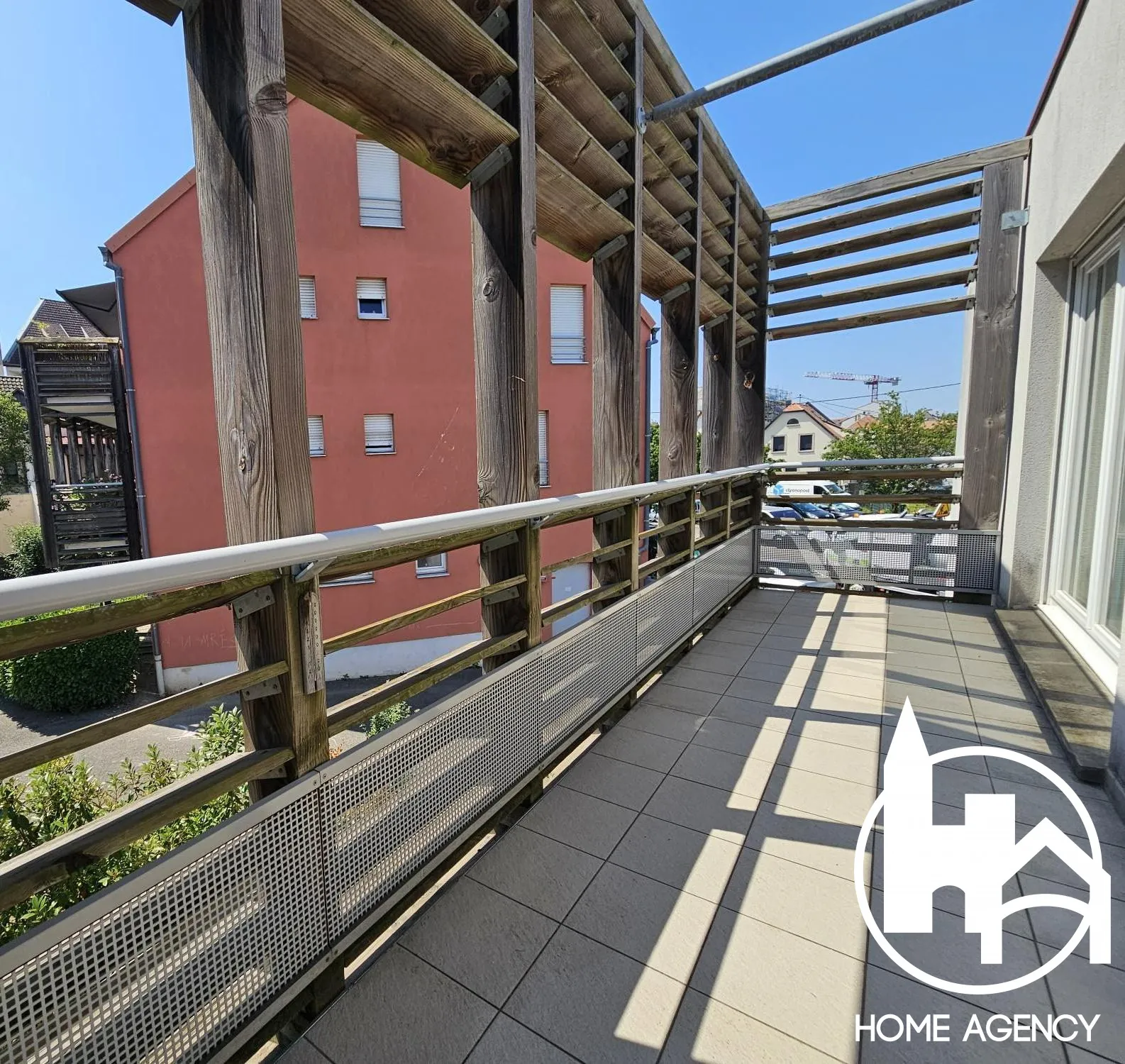 Appartement 2 pièces avec terrasse et stationnement à Strasbourg 