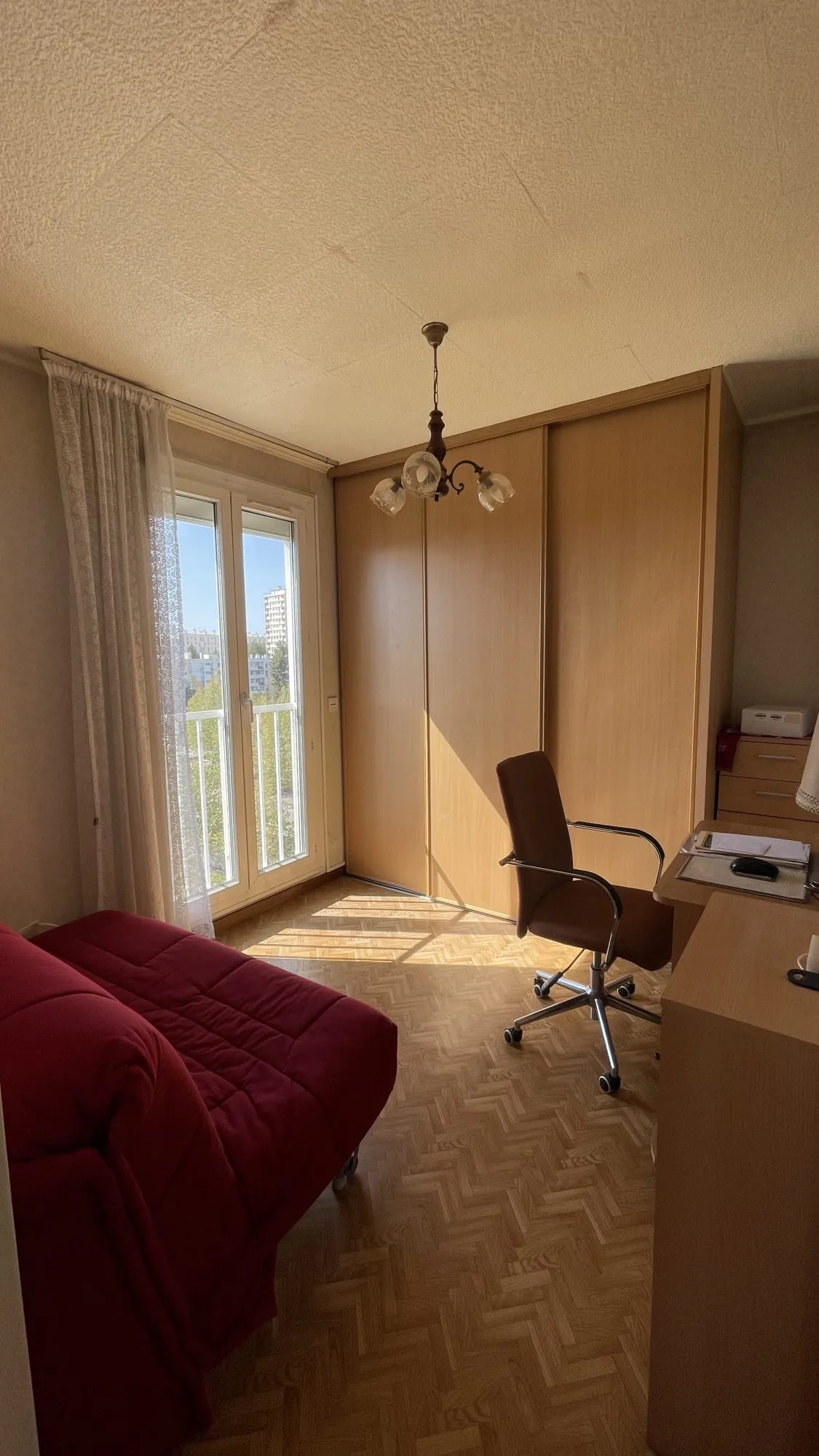 Appartement T4 avec vue mer à Marseille Les Caillols, dernier étage, parking & cave 