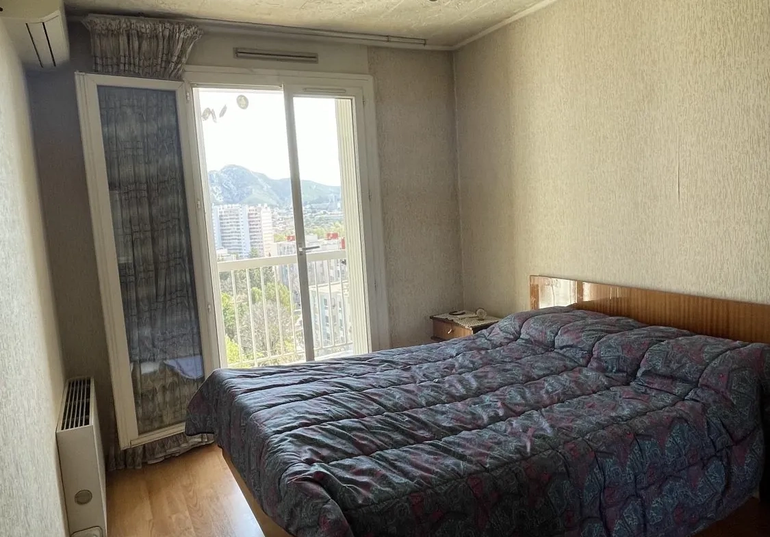 Appartement T4 avec vue mer à Marseille Les Caillols, dernier étage, parking & cave 