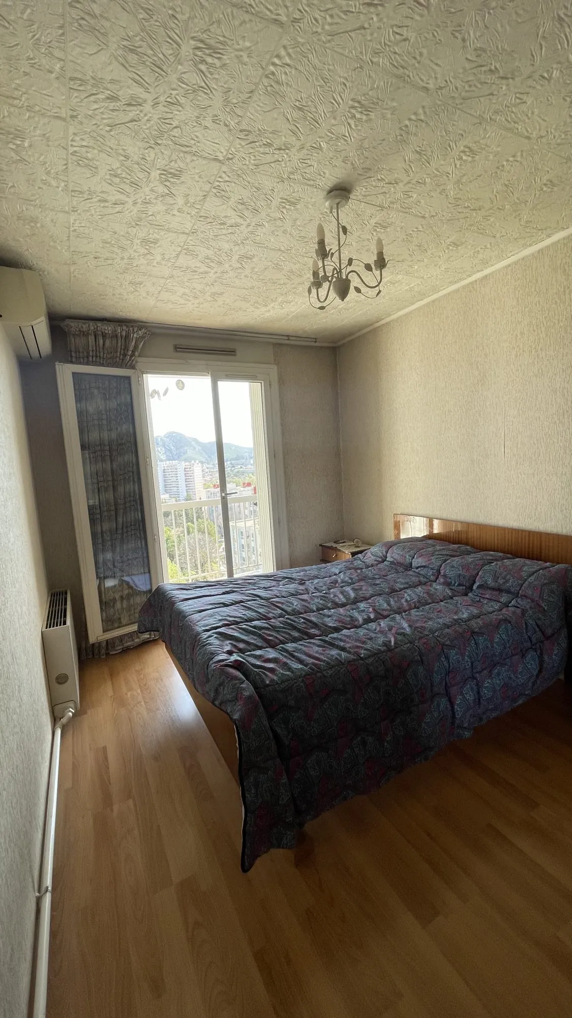 Appartement T4 avec vue mer à Marseille Les Caillols, dernier étage, parking & cave 