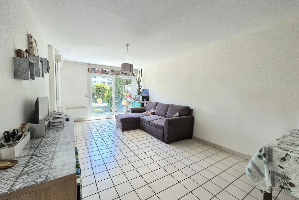 Appartement 3 pièces en rez-de-jardin à Bretigny-sur-Orge avec jardin et parking 