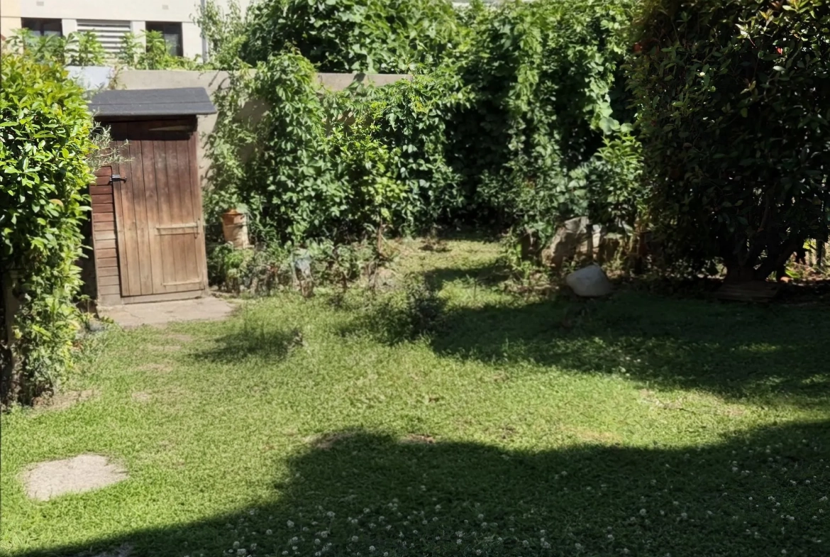 Appartement 3 pièces en rez-de-jardin à Bretigny-sur-Orge avec jardin et parking 
