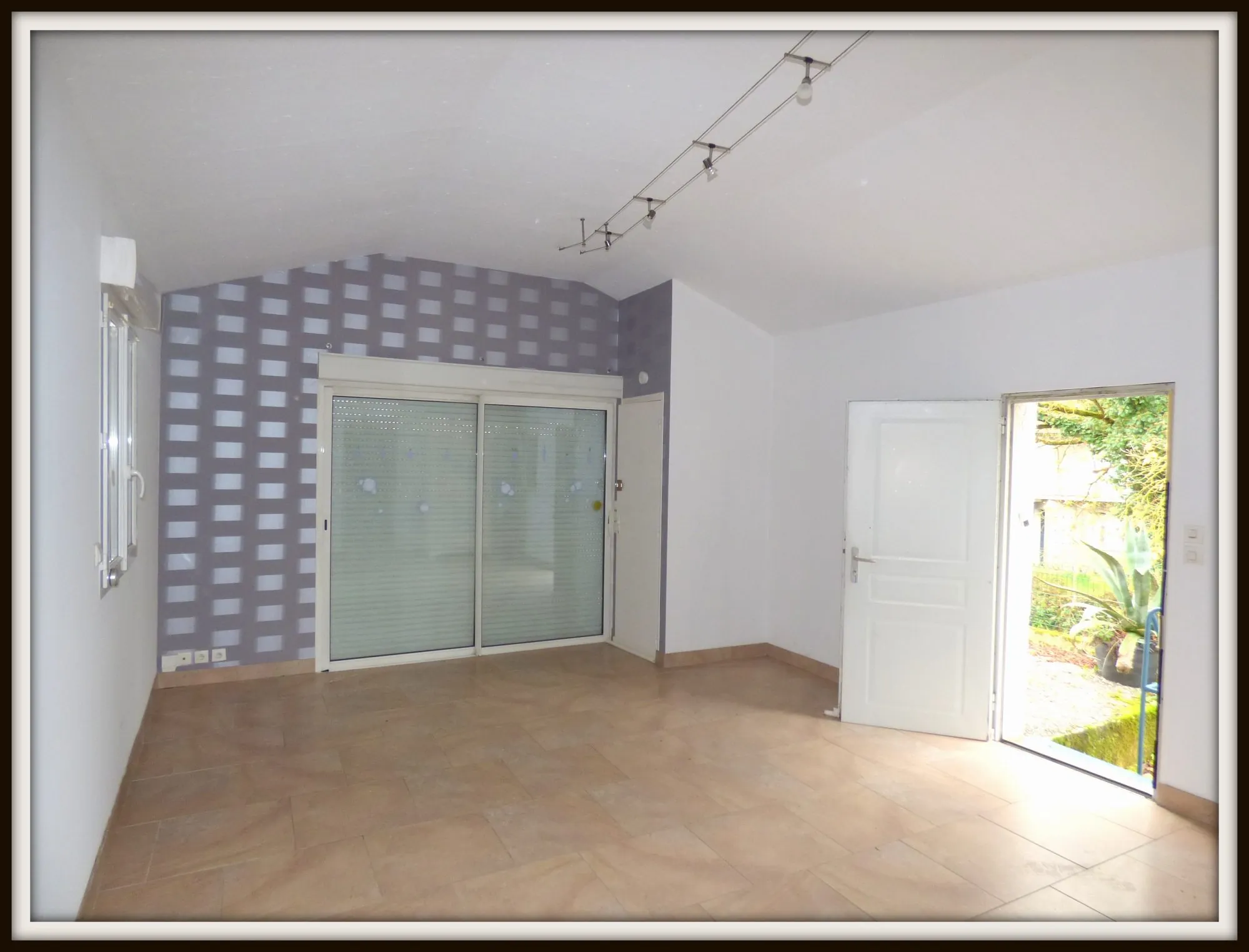 Charmante maison de 55 m² avec terrasse à Fléac, idéale pour investissement 