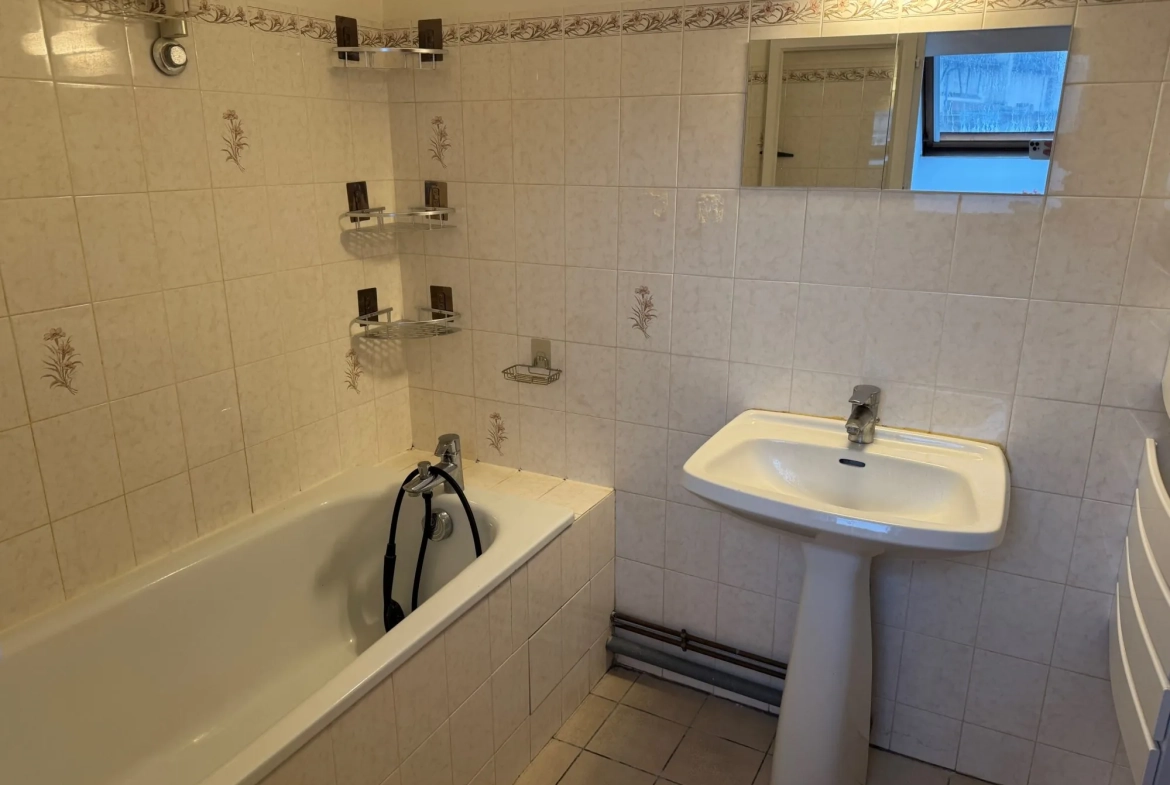 Appartement duplex F3 à Pacy-sur-Eure avec garage et résidence sécurisée 