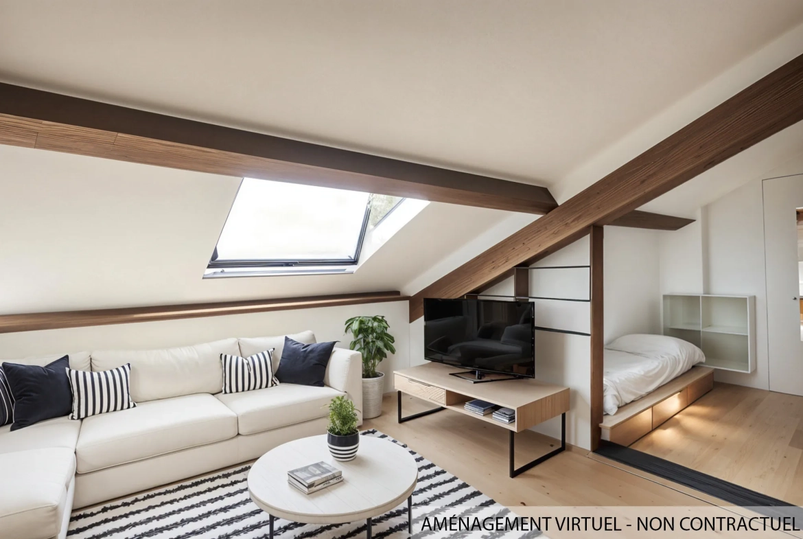 À vendre studio de 33 m² à Hyères, dernier étage, dans le centre-ville, bon état, rentabilité attractive 