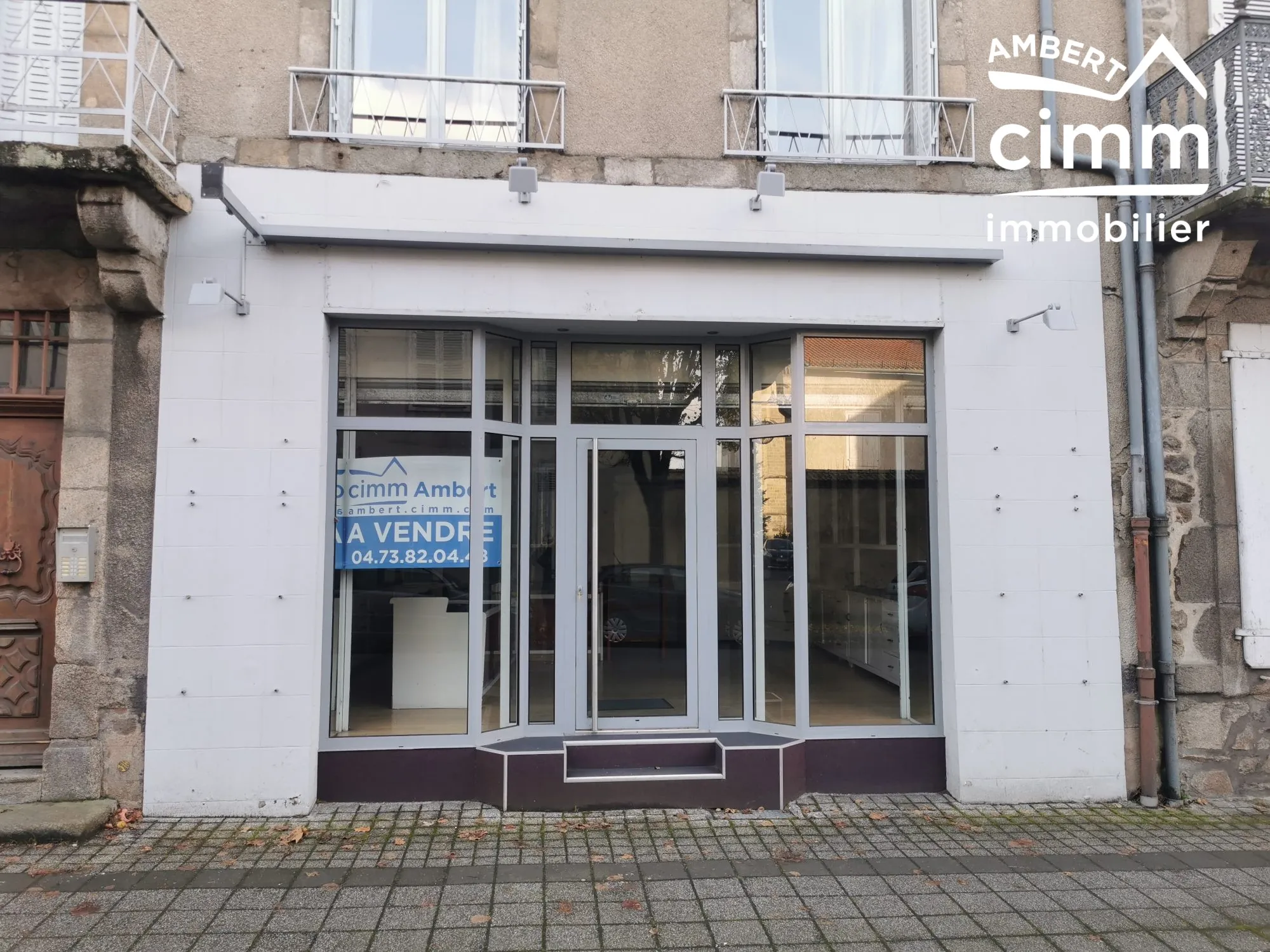 Local commercial à vendre à Ambert – emplacement stratégique et prix compétitif 