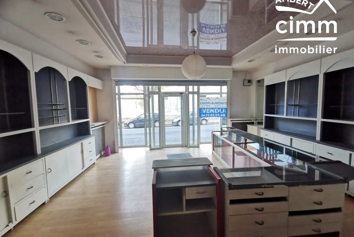 Local commercial à vendre à Ambert – emplacement stratégique et prix compétitif 