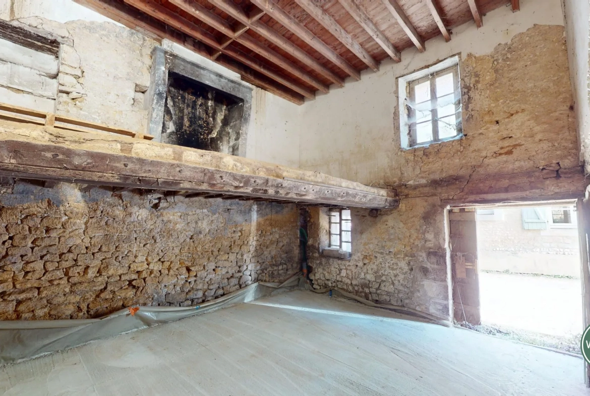 Maison en pierres à rénover à Ussy - Opportunité d'investissement ou résidence principale 