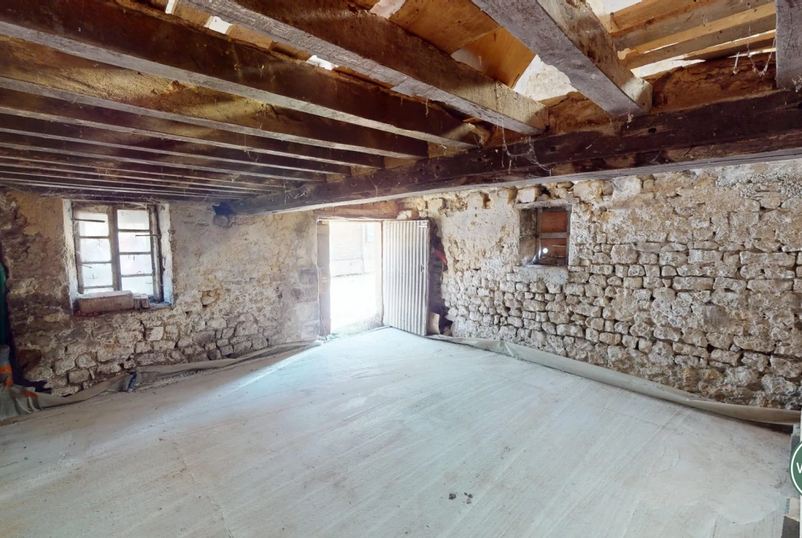 Maison en pierres à rénover à Ussy - Opportunité d'investissement ou résidence principale 