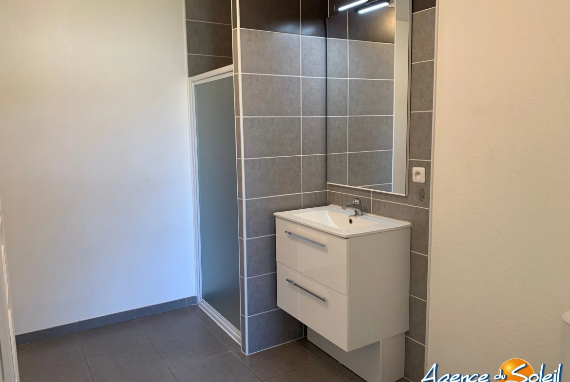 Investissement locatif à Saint-Cyprien : T2 avec parking et terrasse de 36 m² 
