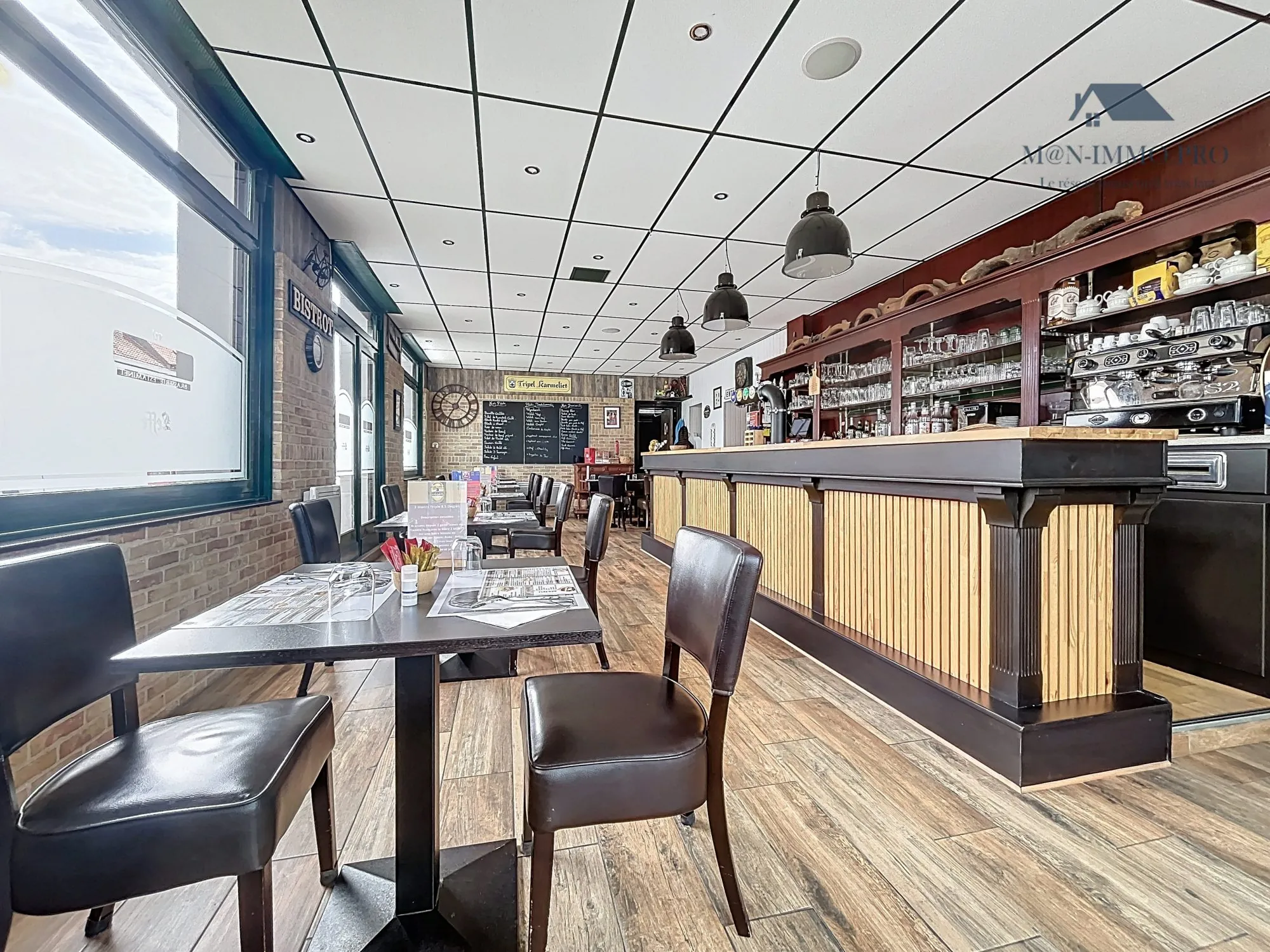 Fonds de commerce restaurant à Nieppe, 140 m², terrasse, emplacement privilégié 