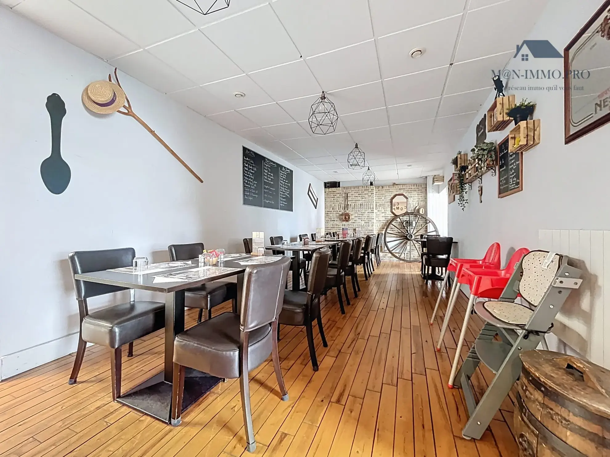 Fonds de commerce restaurant à Nieppe, 140 m², terrasse, emplacement privilégié 