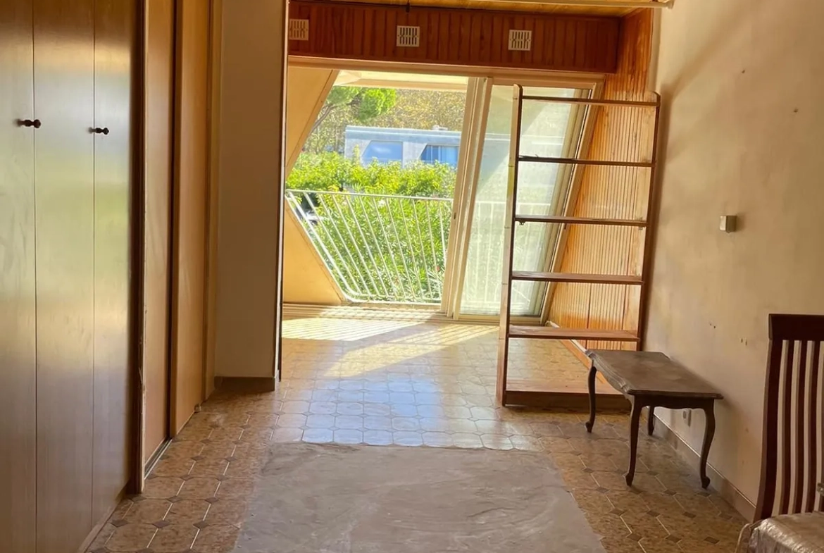 Studio à Rafraîchir à La Petite Motte - Secteur Calme et Recherché 