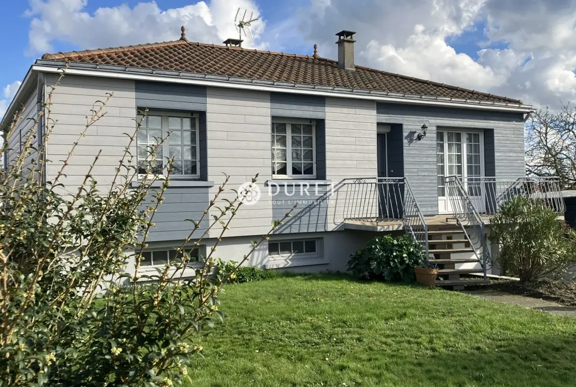 Maison à vendre à Montrevault-sur-Evre avec 3 chambres et garage 