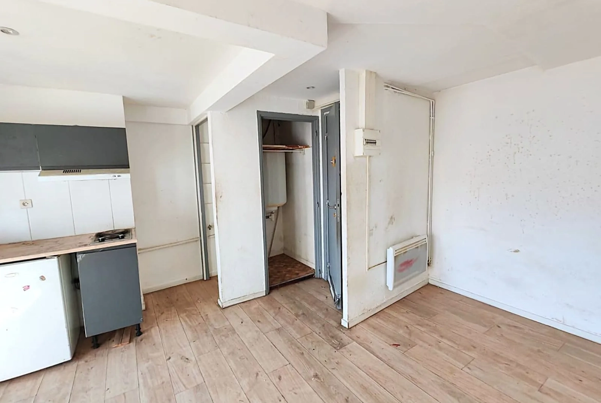 Immeuble de rapport avec 4 studios à Béziers, idéal pour investissement patrimonial 