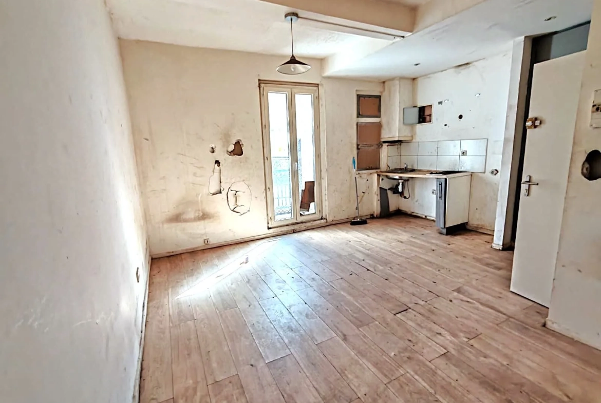 Immeuble de rapport avec 4 studios à Béziers, idéal pour investissement patrimonial 