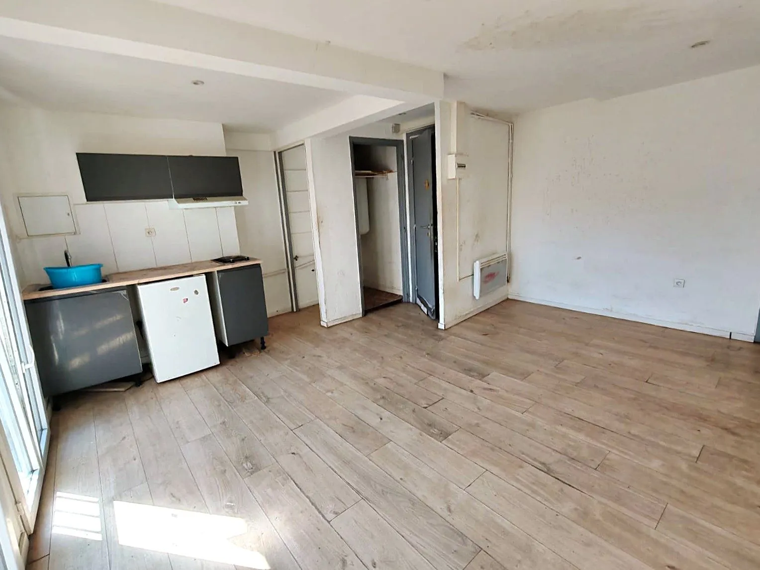 Immeuble de rapport avec 4 studios à Béziers, idéal pour investissement patrimonial 