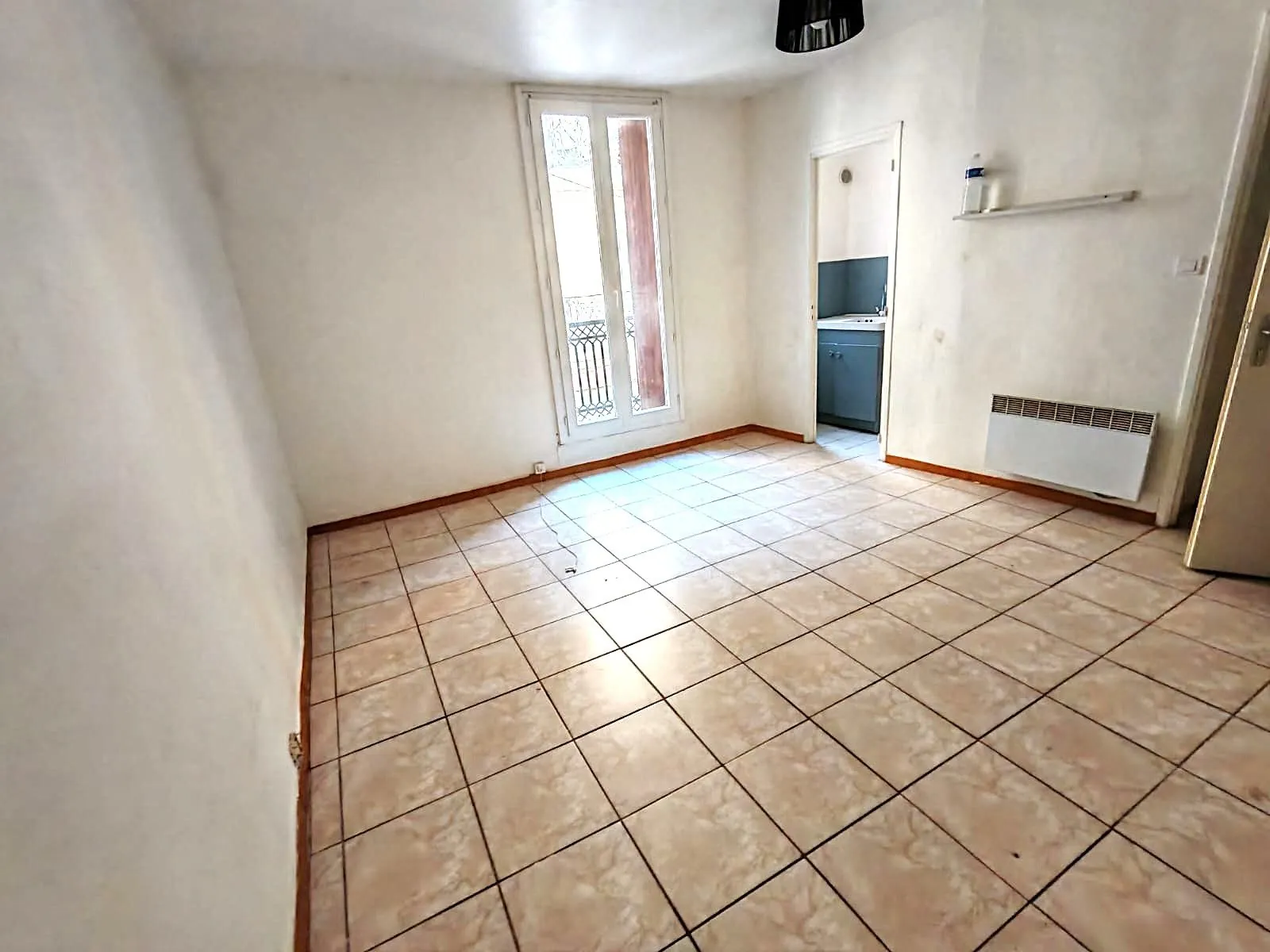 Immeuble de rapport avec 4 studios à Béziers, idéal pour investissement patrimonial 