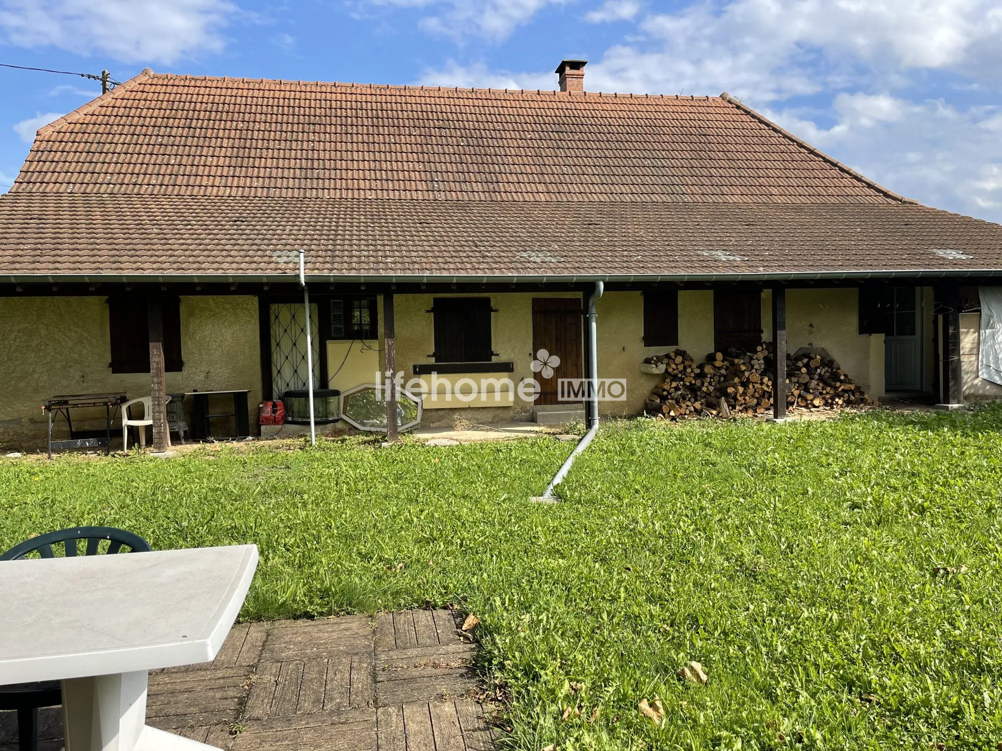 Belle maison de 125 m² avec terrain arboré à Savigny-sur-Seille 