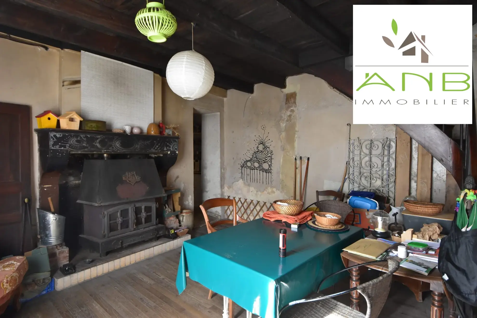 Maison à rénover à Ecuras, 4 pièces, 2 chambres, potentiel élevé 