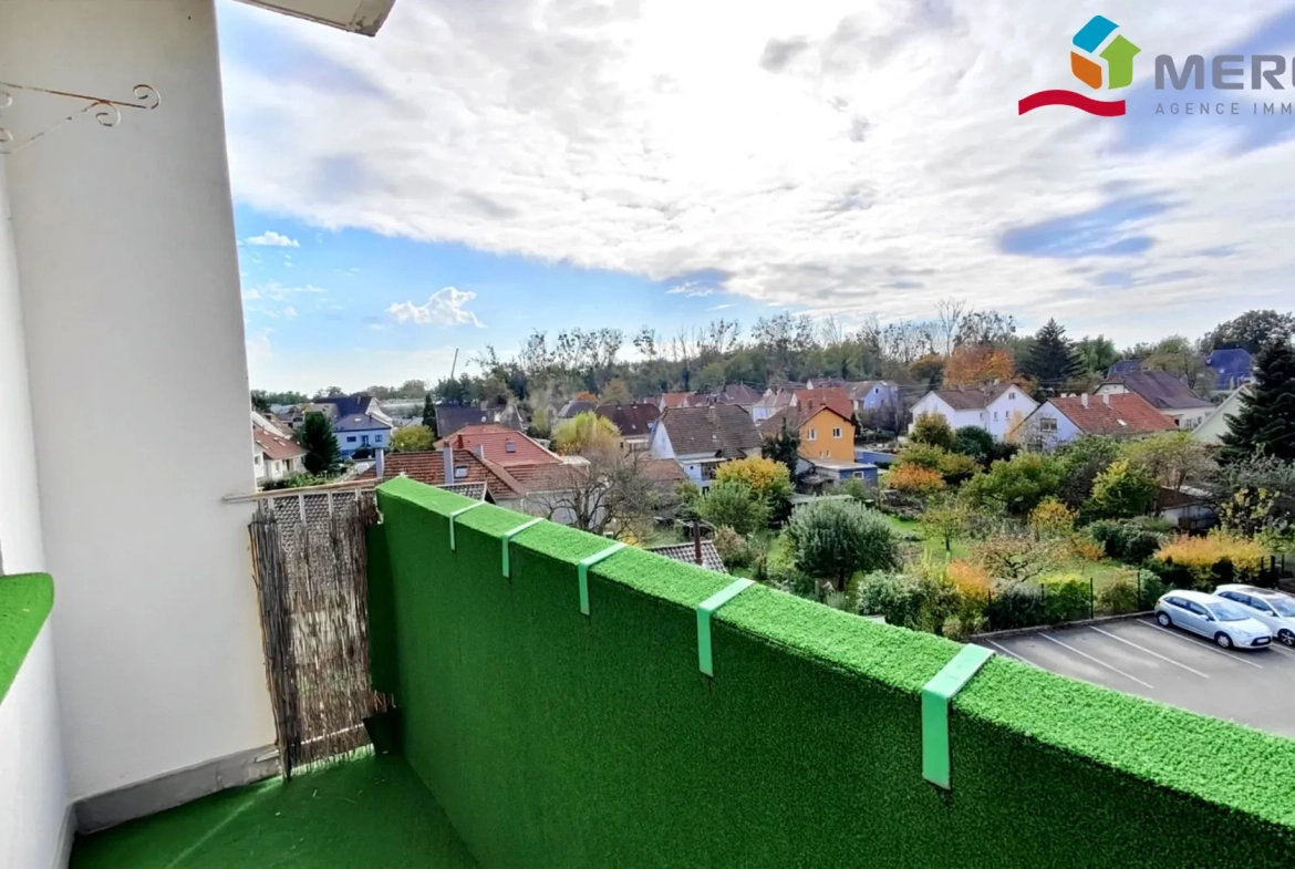 Balcon Appartement à rénover de 95 m² à Ostwald – Opportunité à saisir 