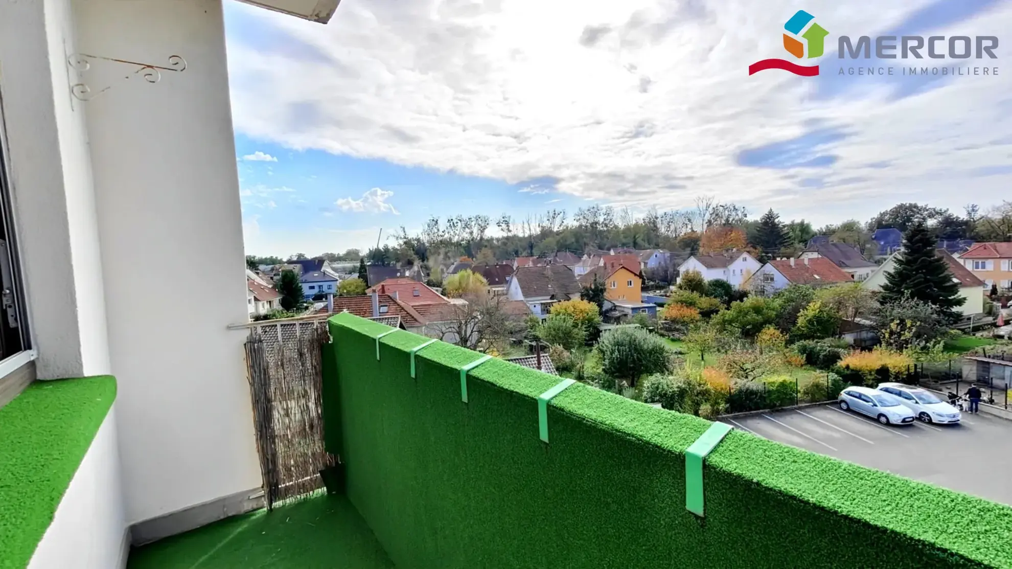 Balcon Appartement à rénover de 95 m² à Ostwald – Opportunité à saisir 