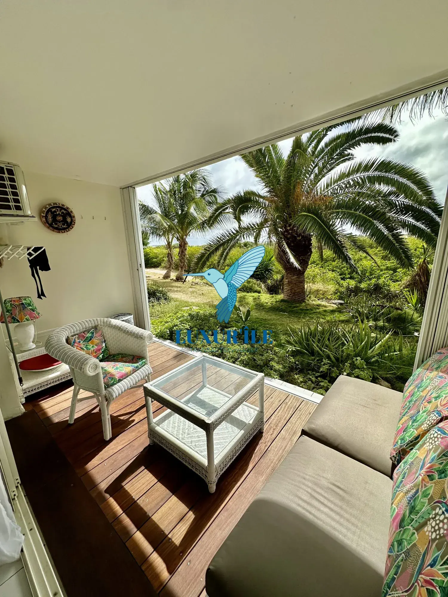 Grand studio en rez-de-jardin avec piscine à Saint-Martin, proche plage de la Baie Orientale 
