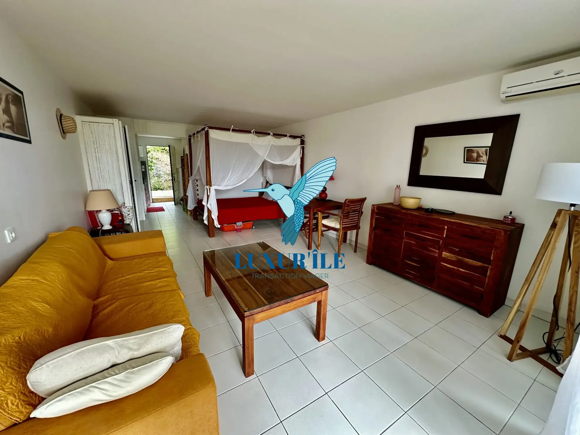 Grand studio en rez-de-jardin avec piscine à Saint-Martin, proche plage de la Baie Orientale 