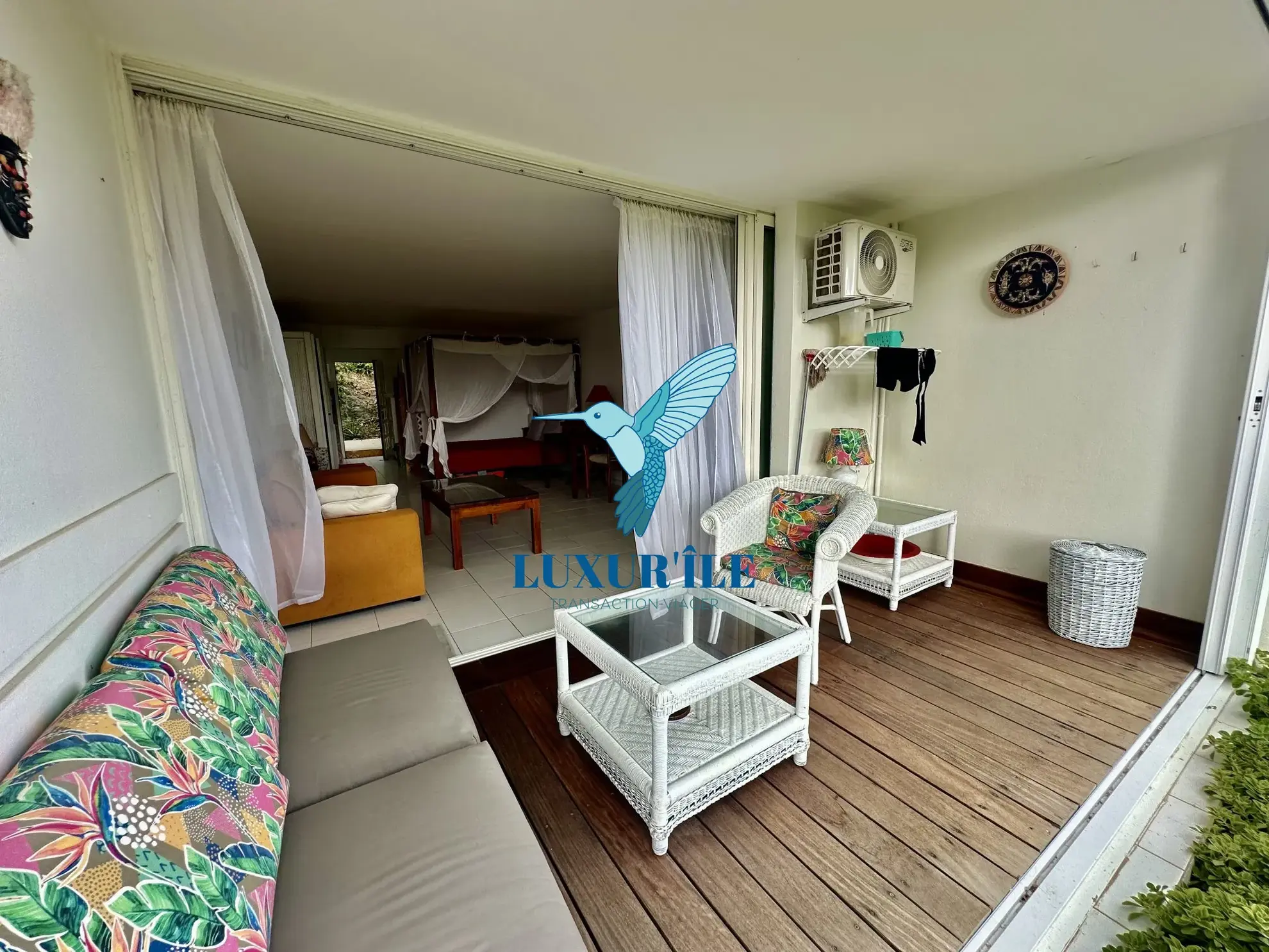 Grand studio en rez-de-jardin avec piscine à Saint-Martin, proche plage de la Baie Orientale 