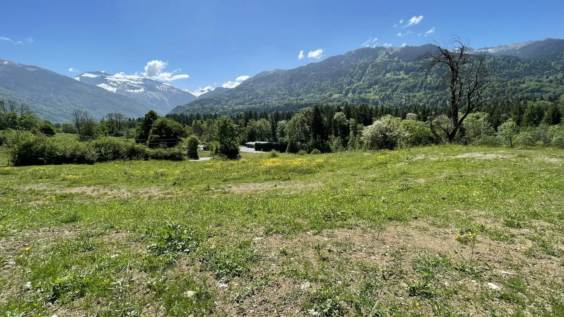 Terrain à vendre au Villard à Samoëns avec vue exceptionnelle – 679 m² viabilisé 