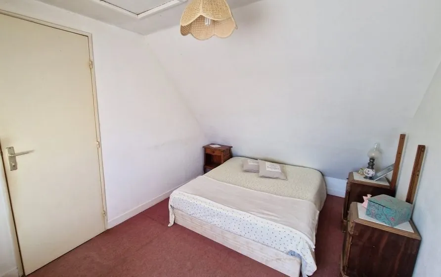 Maison à rénover avec terrasse et garage proche de la chapelle de la Joie à Penmarch 