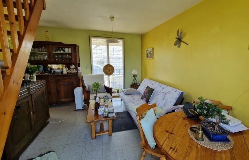 Maison à rénover avec terrasse et garage proche de la chapelle de la Joie à Penmarch 