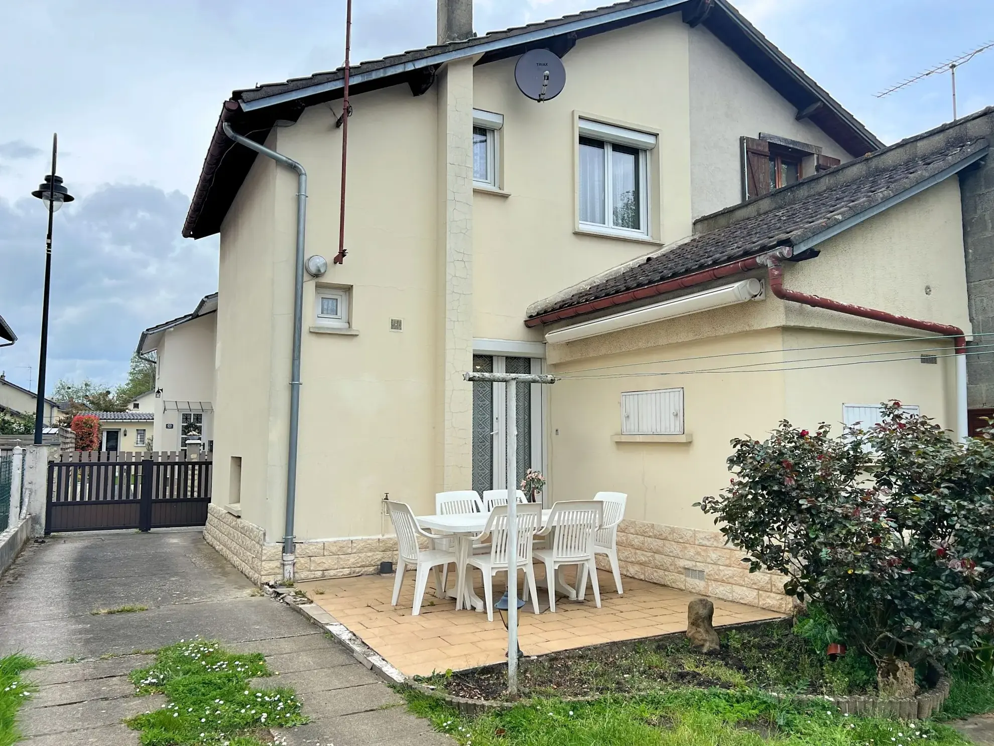 Maison à vendre à Saint-Marcel avec jardin, garage et cave 