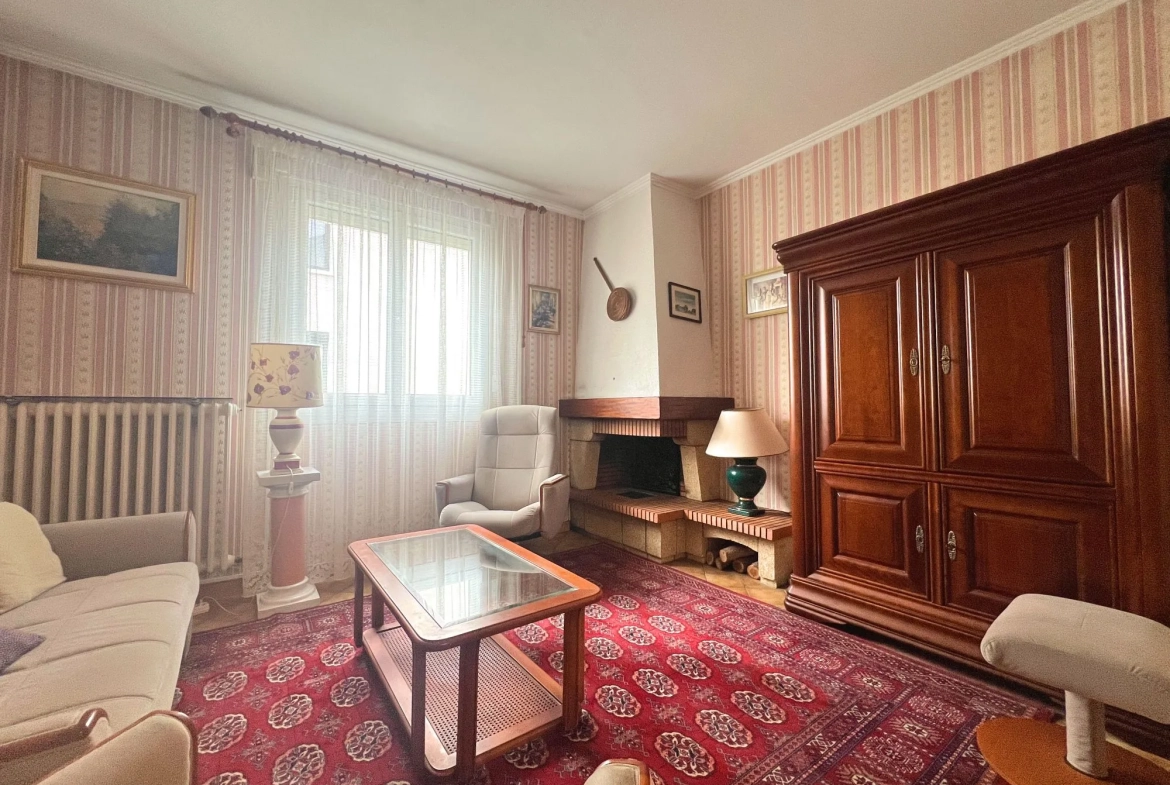 Maison à vendre à Saint-Marcel avec jardin, garage et cave 