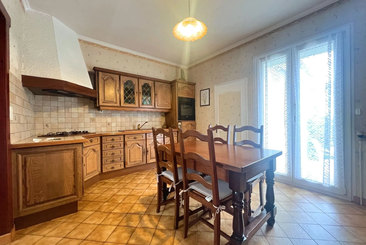 Maison à vendre à Saint-Marcel avec jardin, garage et cave 