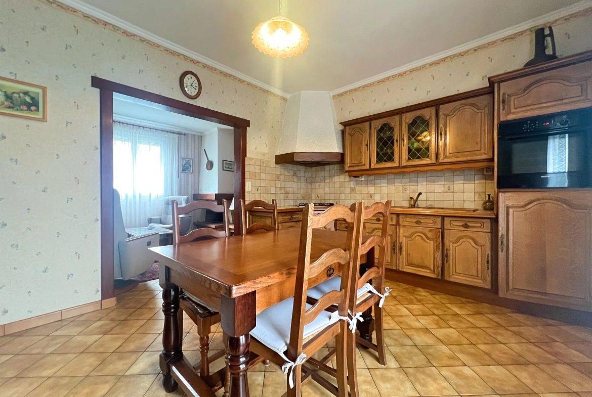 Maison à vendre à Saint-Marcel avec jardin, garage et cave 