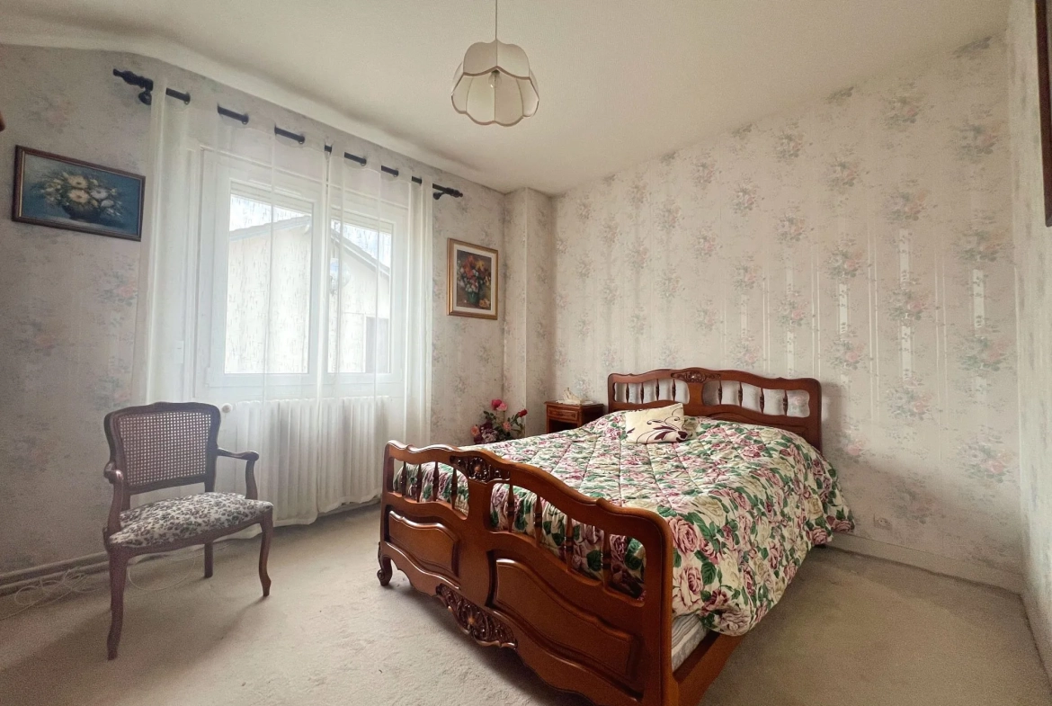 Maison à vendre à Saint-Marcel avec jardin, garage et cave 