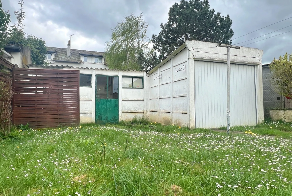 Maison à vendre à Saint-Marcel avec jardin, garage et cave 