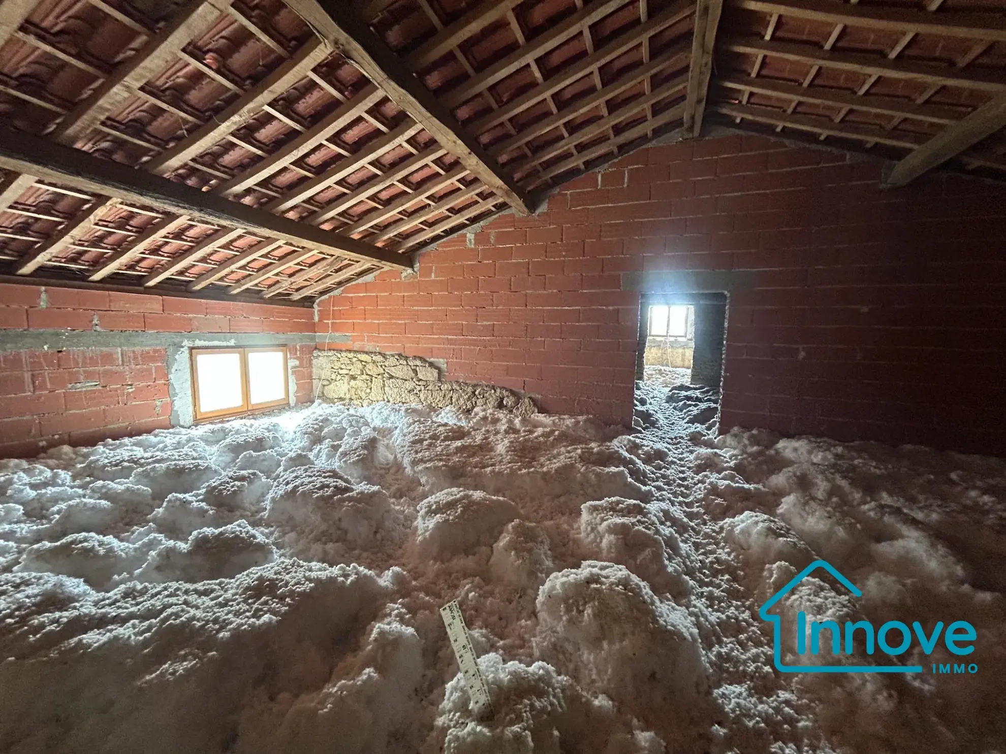Maison à rénover de 166 m² dans un environnement calme près de Lavit 