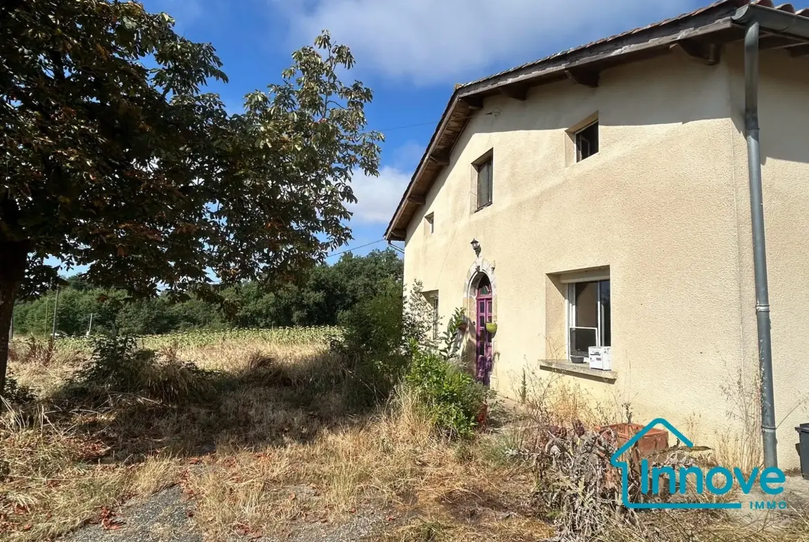 Maison à rénover de 166 m² dans un environnement calme près de Lavit 