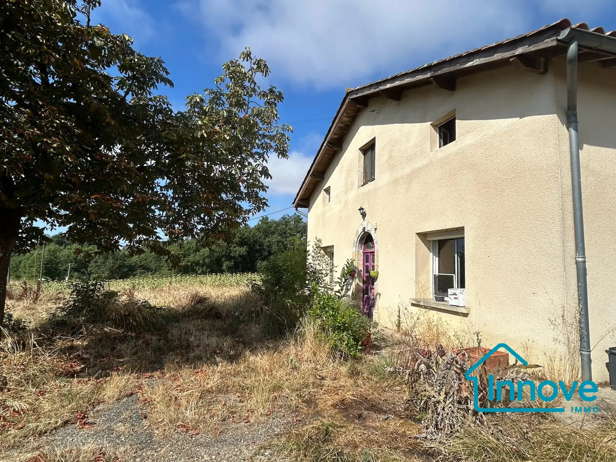 Maison à rénover de 166 m² dans un environnement calme près de Lavit 